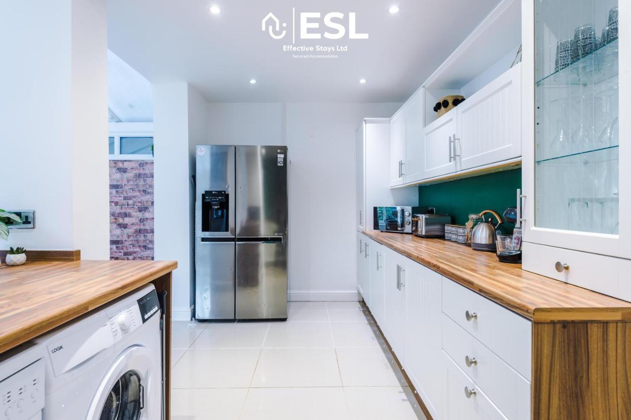 Open Plan - 3 Bedroom House - Garden And Outdoor Seating - Driveway Parking - Short Drive To City Centre Saughall المظهر الخارجي الصورة