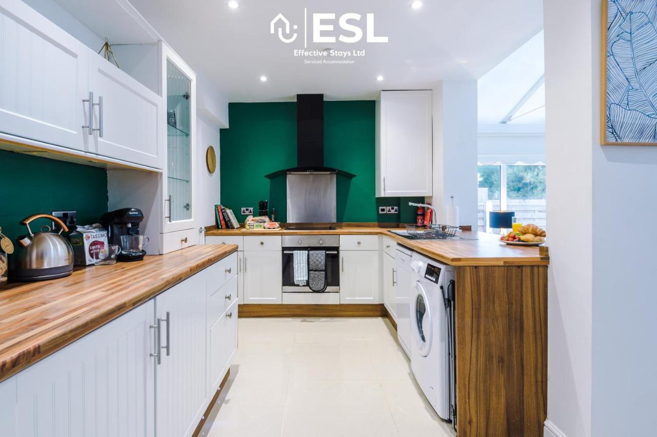 Open Plan - 3 Bedroom House - Garden And Outdoor Seating - Driveway Parking - Short Drive To City Centre Saughall المظهر الخارجي الصورة