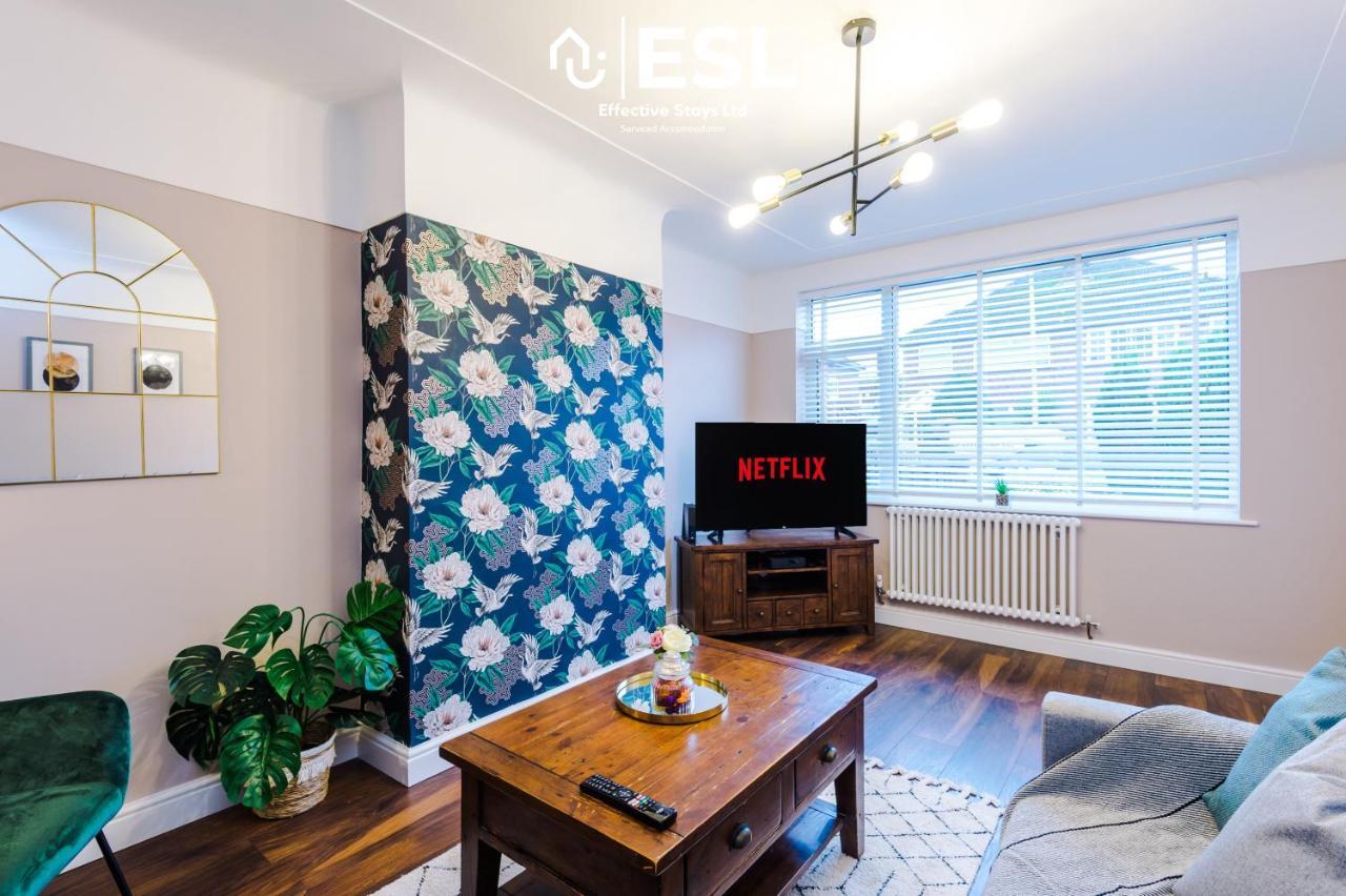 Open Plan - 3 Bedroom House - Garden And Outdoor Seating - Driveway Parking - Short Drive To City Centre Saughall المظهر الخارجي الصورة