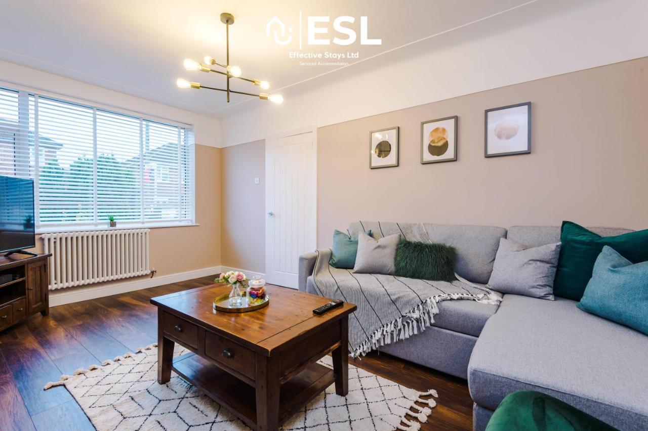 Open Plan - 3 Bedroom House - Garden And Outdoor Seating - Driveway Parking - Short Drive To City Centre Saughall المظهر الخارجي الصورة