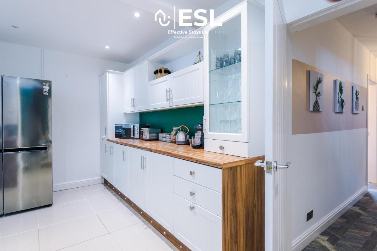 Open Plan - 3 Bedroom House - Garden And Outdoor Seating - Driveway Parking - Short Drive To City Centre Saughall المظهر الخارجي الصورة