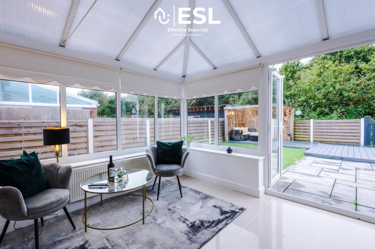 Open Plan - 3 Bedroom House - Garden And Outdoor Seating - Driveway Parking - Short Drive To City Centre Saughall المظهر الخارجي الصورة