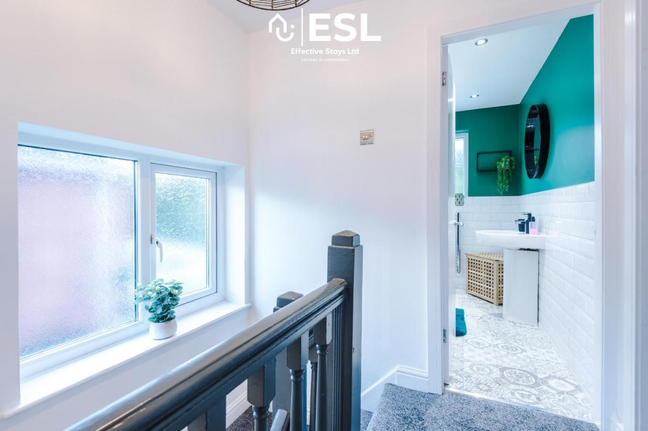 Open Plan - 3 Bedroom House - Garden And Outdoor Seating - Driveway Parking - Short Drive To City Centre Saughall المظهر الخارجي الصورة