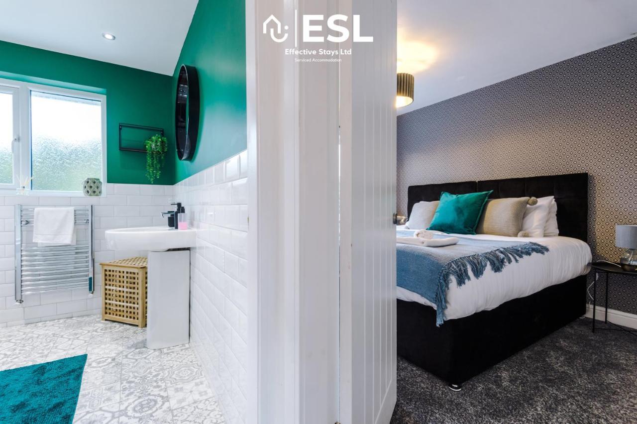 Open Plan - 3 Bedroom House - Garden And Outdoor Seating - Driveway Parking - Short Drive To City Centre Saughall المظهر الخارجي الصورة